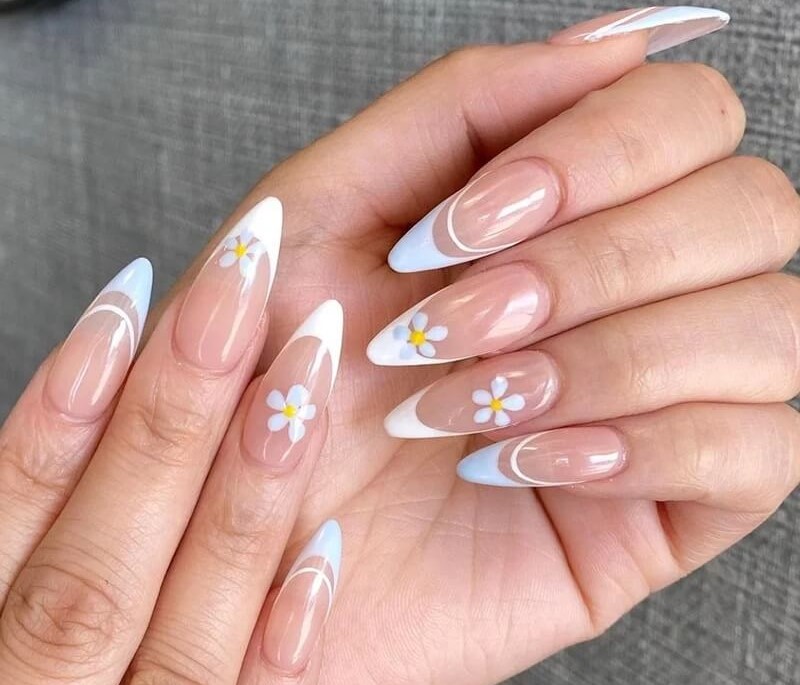 Daisy Bloom French Manicure